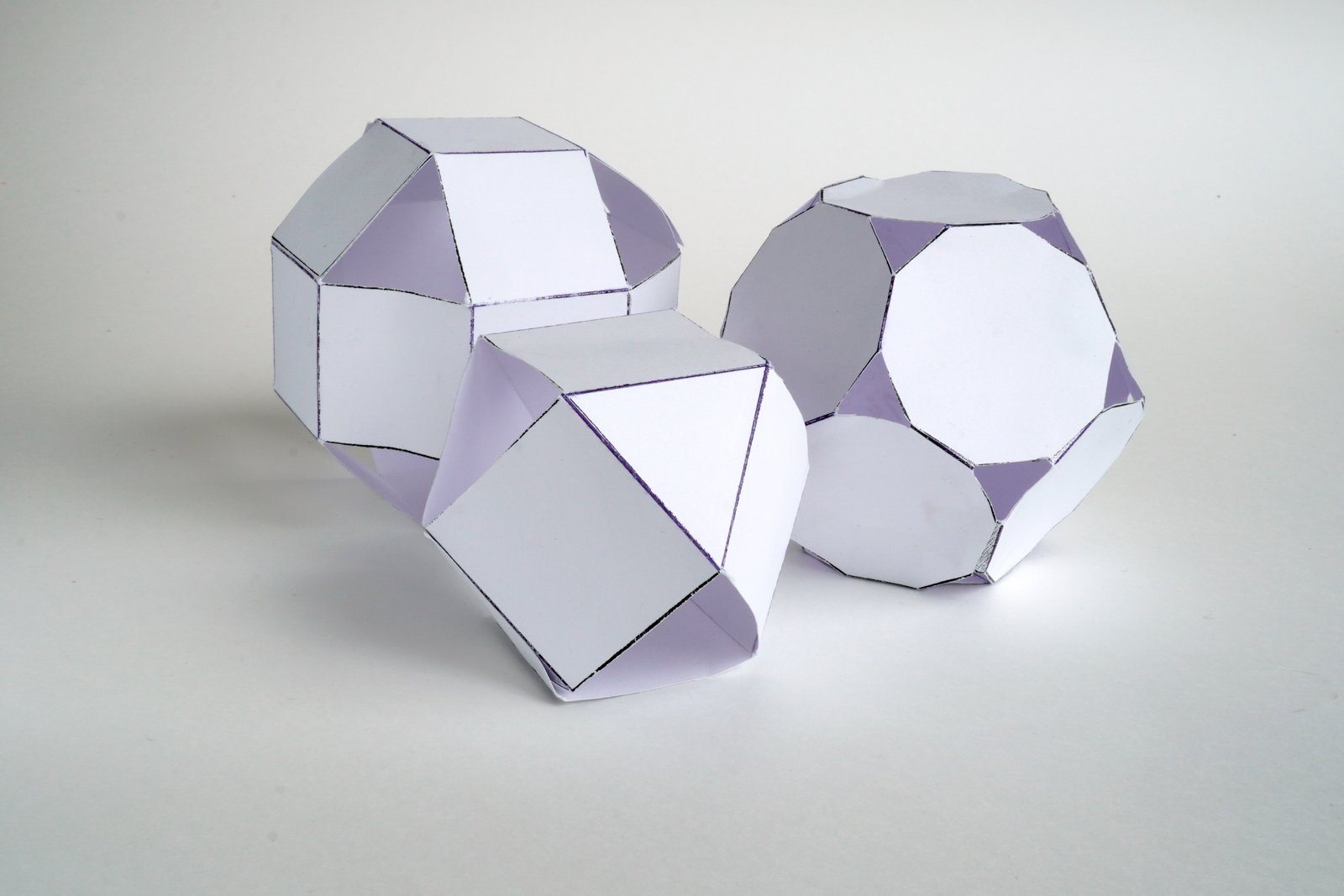 VAN BOUWPLAAT TOT 3D-VORM (ARCHIMEDISCH LICHAAM)